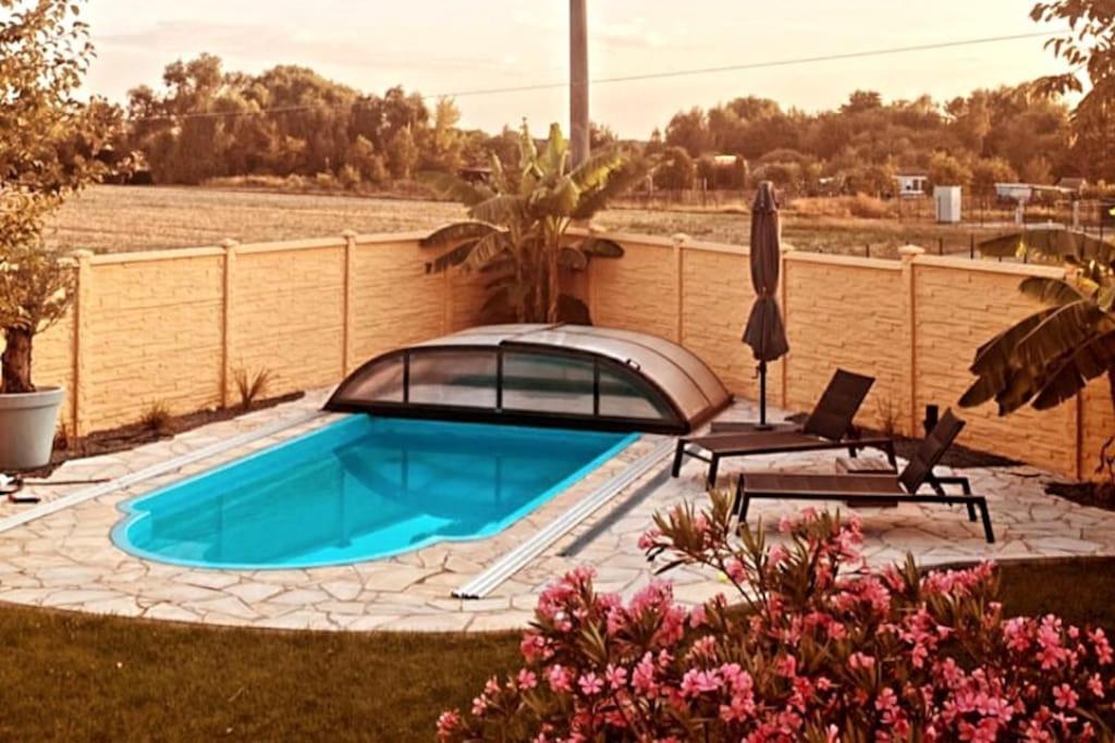 Pool, Sauna Und Blick Ins Gruene Wittenberg Buitenkant foto